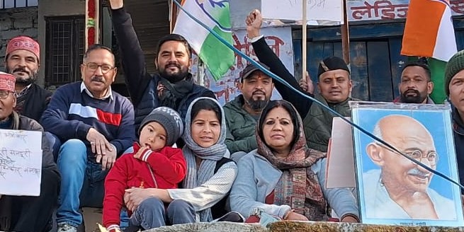 मनरेगा बचाने को कांग्रेसियों ने रखा उपवास