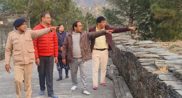 डीएम व कप्तान ने लिया चांदपुर गढ़ी में सुरक्षा का जायजा