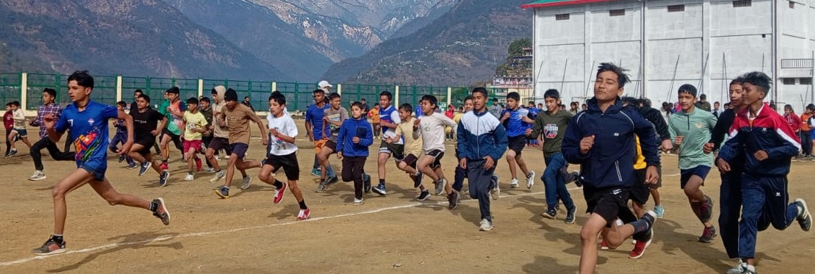 गोपेश्वर में क्राॅस कंट्री दौड़ में छाये रहे जीआईसी बैरागना के बच्चे