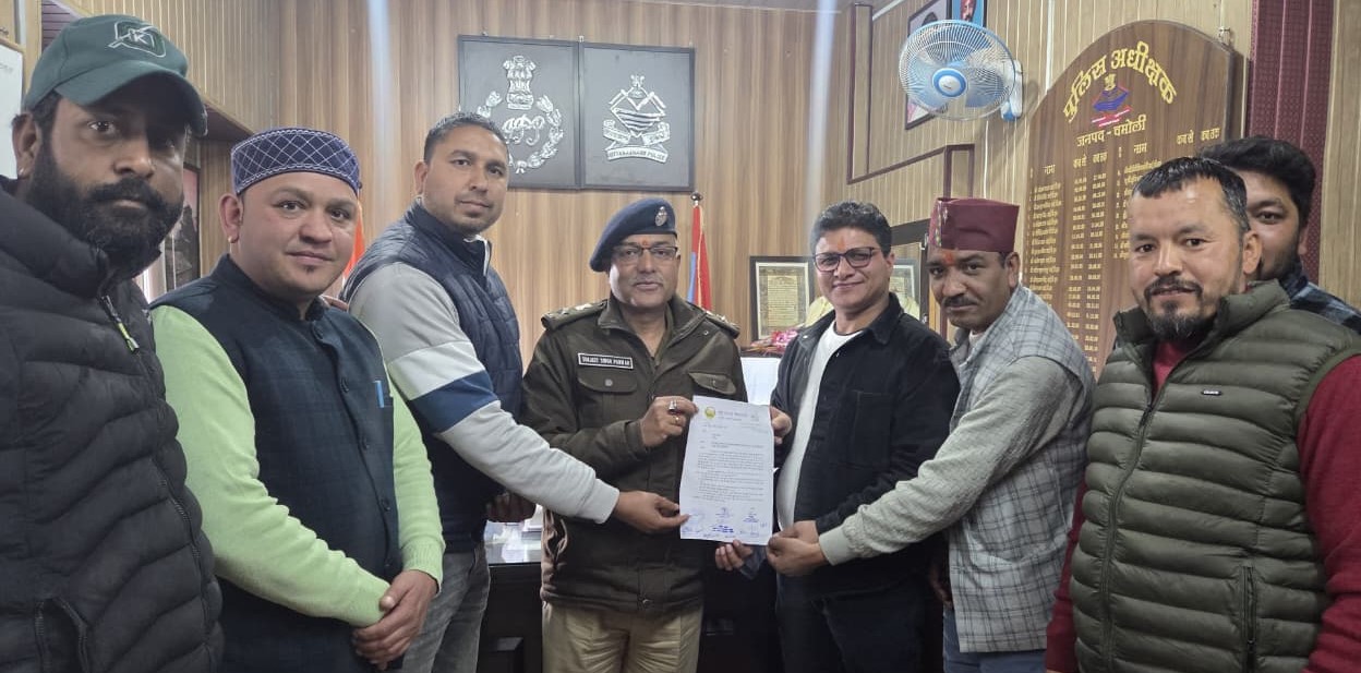 नाबालिगों को शराब बचने पर कार्रवाई को एसपी से गुहार