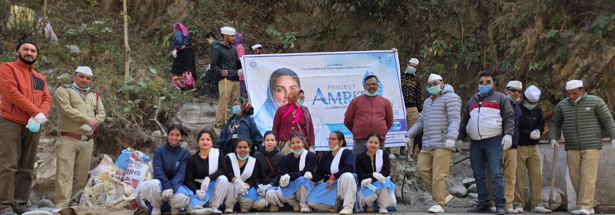 संत निरंकारी मिशन ने नंदाप्रयाग में चलाया सफाई अभियान