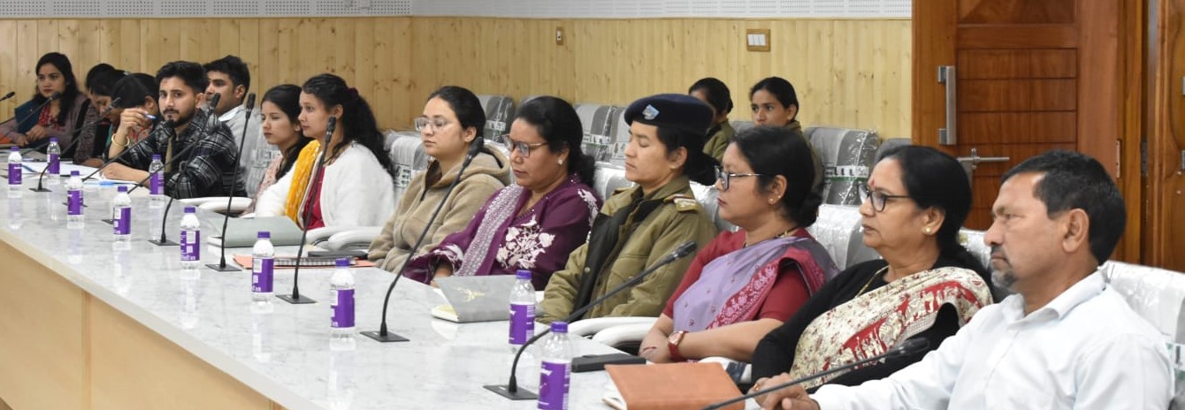 महिला आयोग ने सुनी समस्याएं, निराकरण का दिया भरोसा