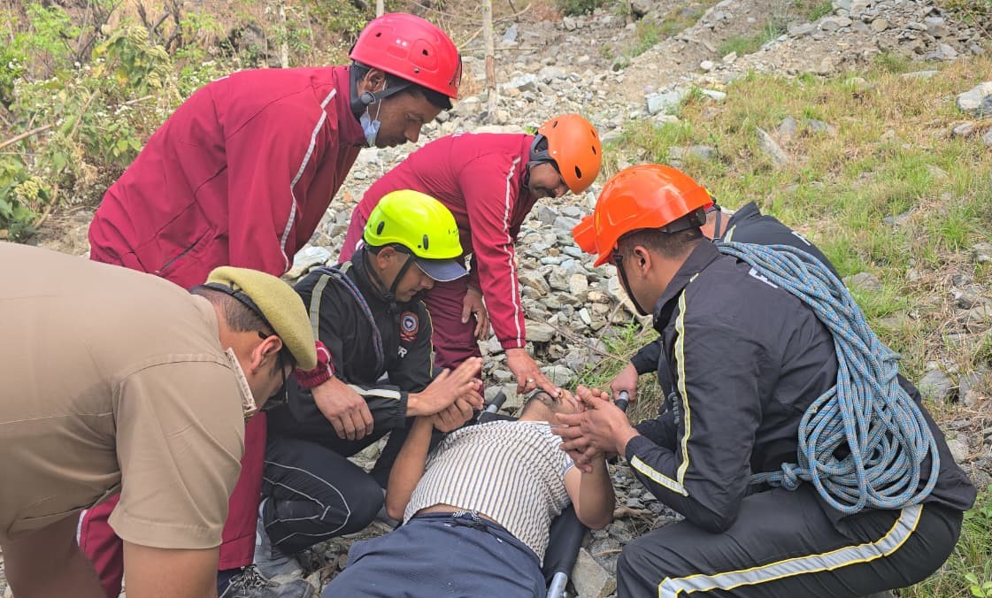 आपदा प्रबंधन को माॅक ड्रिल में बचाव कार्यों की हकीकत परखी