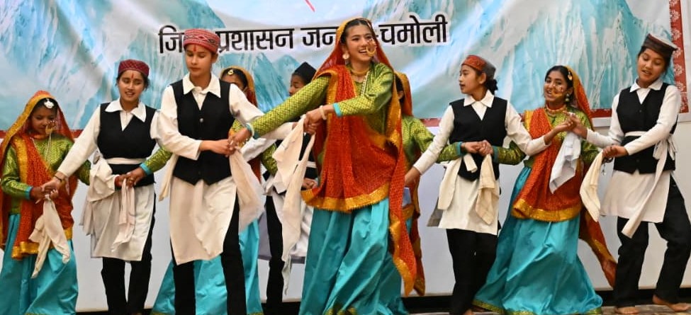 पुरस्कार वितरण के साथ चार साल बेमिसाल कार्यक्रम सपन्न