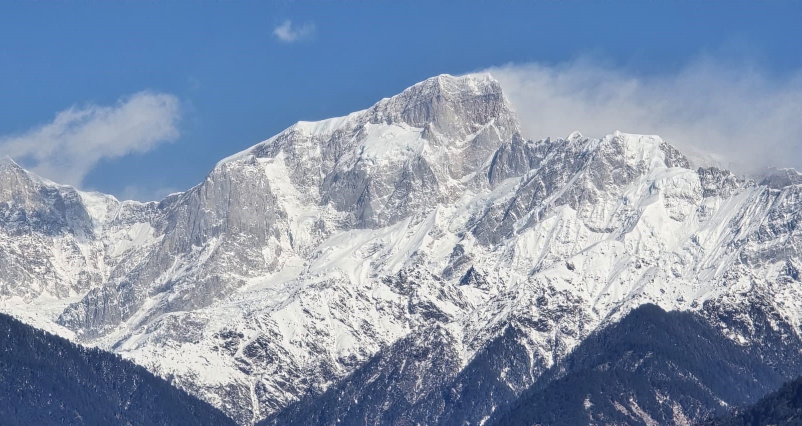 मौसम की मेहरबानी से हिमालयी चोटिंयों का नख श्रृंगार लौटा