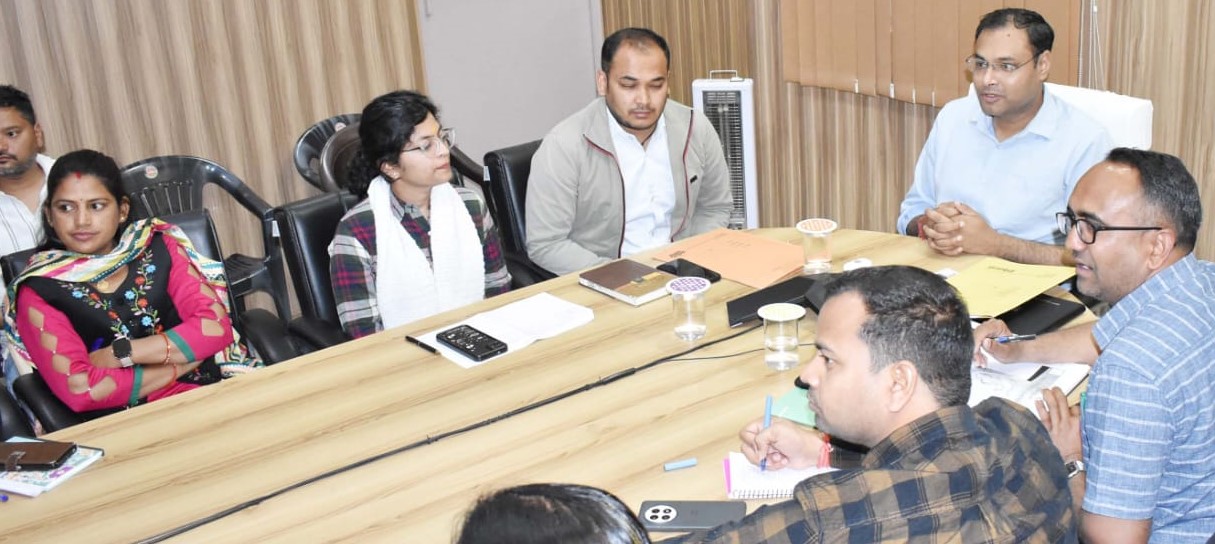 मातृ वंदना योजना के प्रभावी क्रियान्वयन पर रहे जोरःडीएम