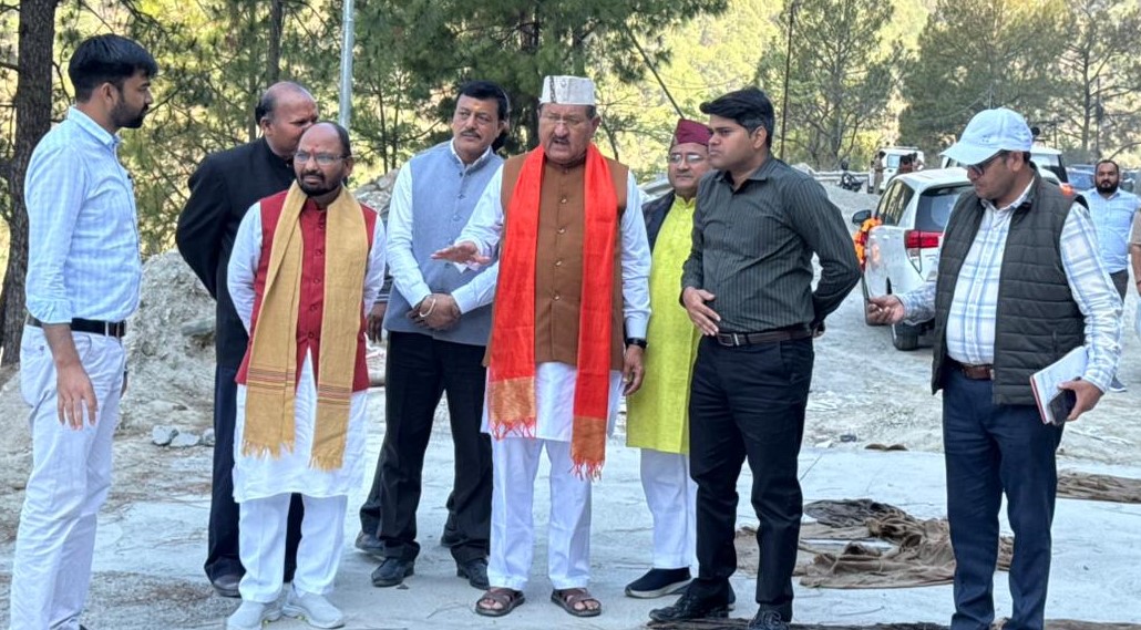 बदरीनाथ यात्रा से पहले मार्ग दुरुस्ती पर जोर, प्रभारी मंत्री ने दिए कड़े निर्देश