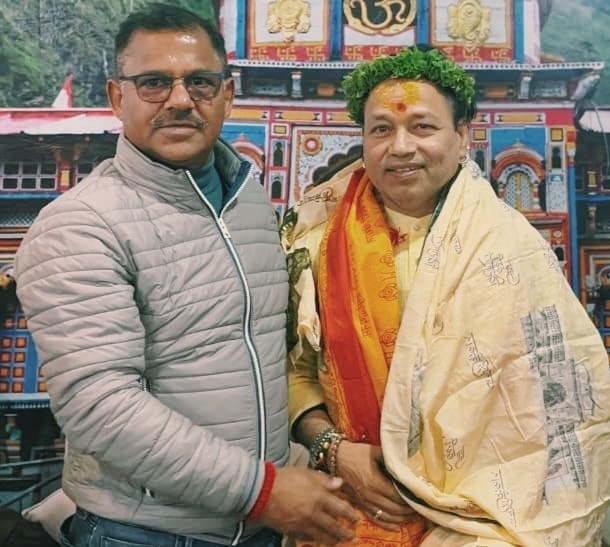 सूफी भजन गायक कैलाश खेर ने किए बदरीविशाल के दर्शन