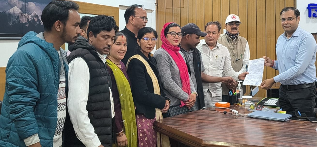 ग्रामीणों ने की लाता गांव में प्राथमिक विद्यालय शुरू करने की मांग