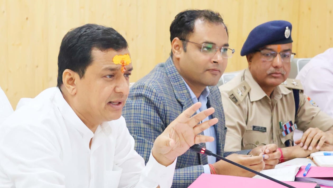 डुमक व ईरानी मोटर निर्माण की धीमी गति पर सांसद ने जताई नाराजगी