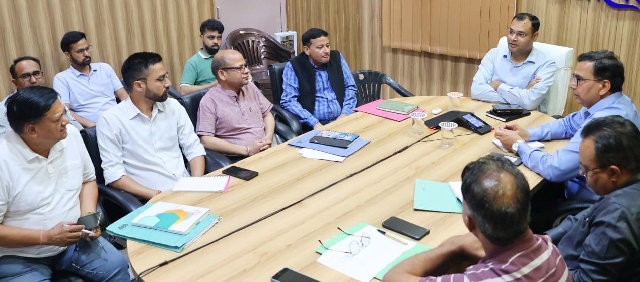 सारकोट की तर्ज पर अब परवाडी गांव भी बनेगा माॅडल विलेजःडीएम