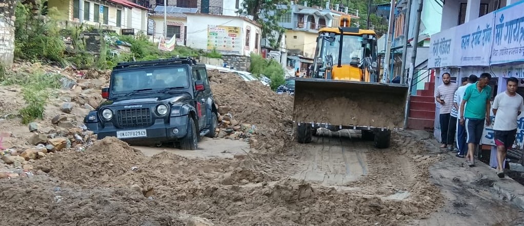 अतिवृष्टि के बाद प्रशासन अलर्ट, नारायणबगड़ में राहत और सफाई कार्य तेज