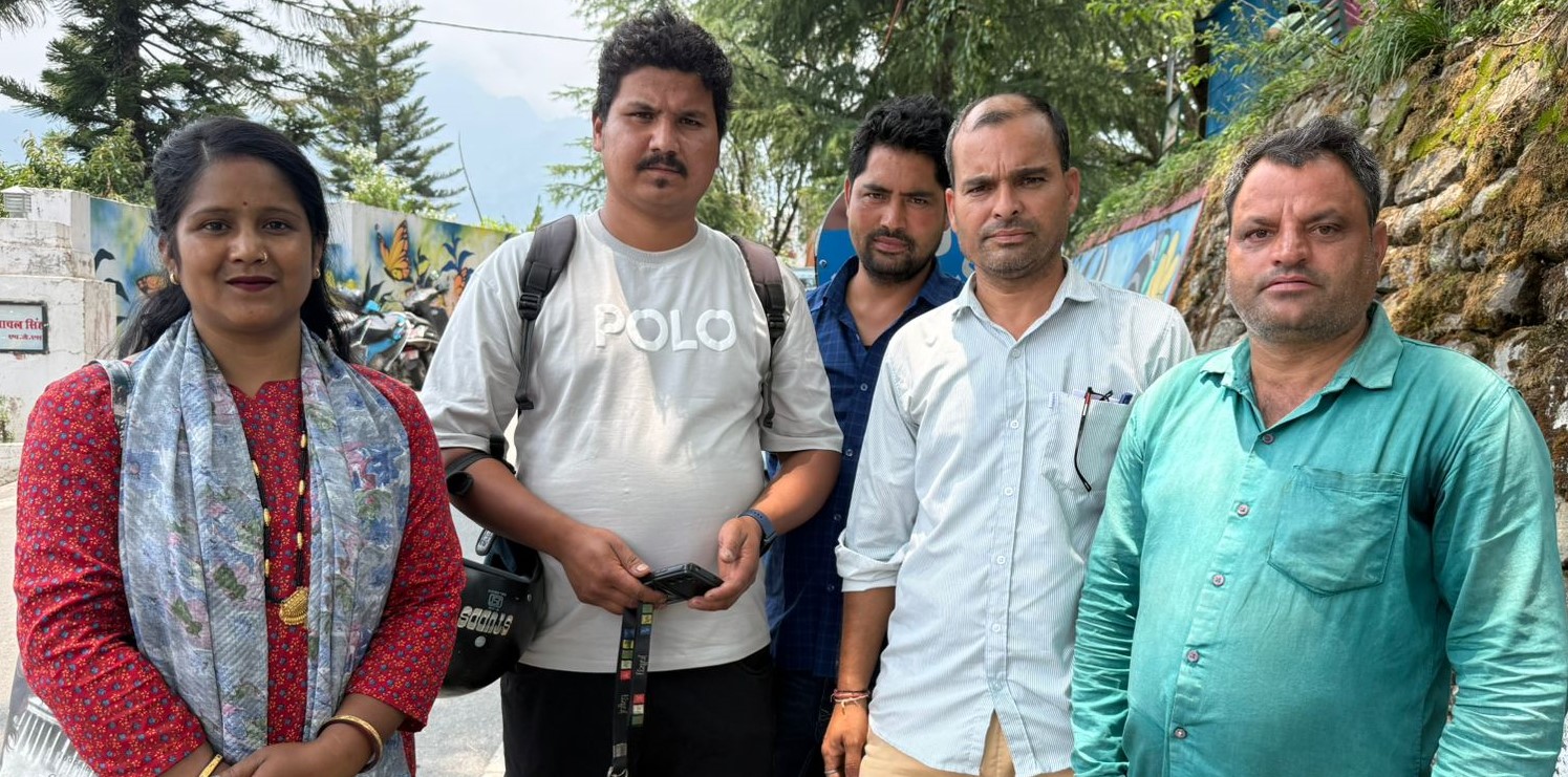 बीएफटी कर्मियों ने मानदेय को डीएम से की गुहार