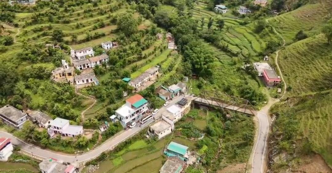 खजूरखाल-भंडारीखोड़ मोटर मार्ग बनने से ग्रामीणों को आवागमन में सुविधा