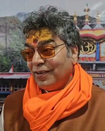 बद्रीनाथ दर्शन से अभिभूत हुए अभिनेता आशुतोष