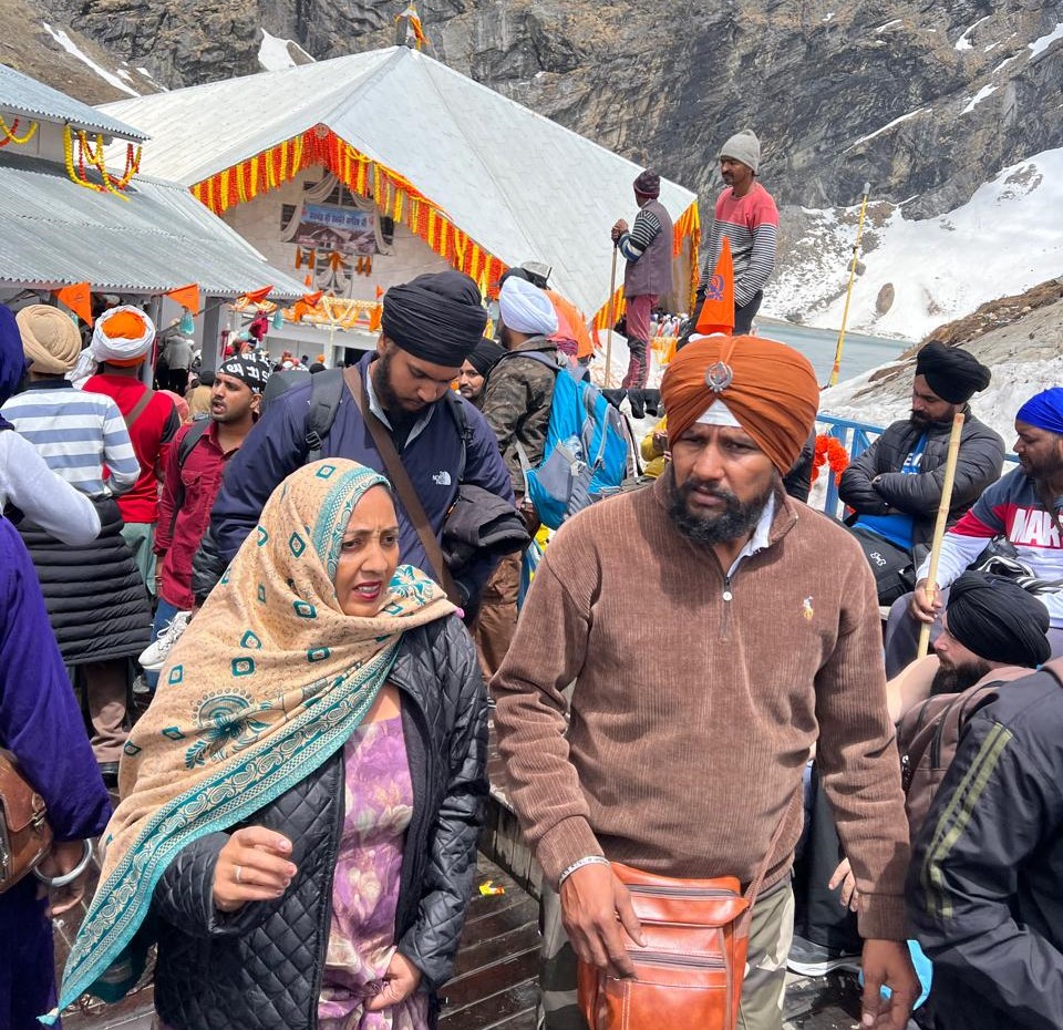 हेमकुंड साहिब के कपाट ग्रीष्मकाल के लिए खुले