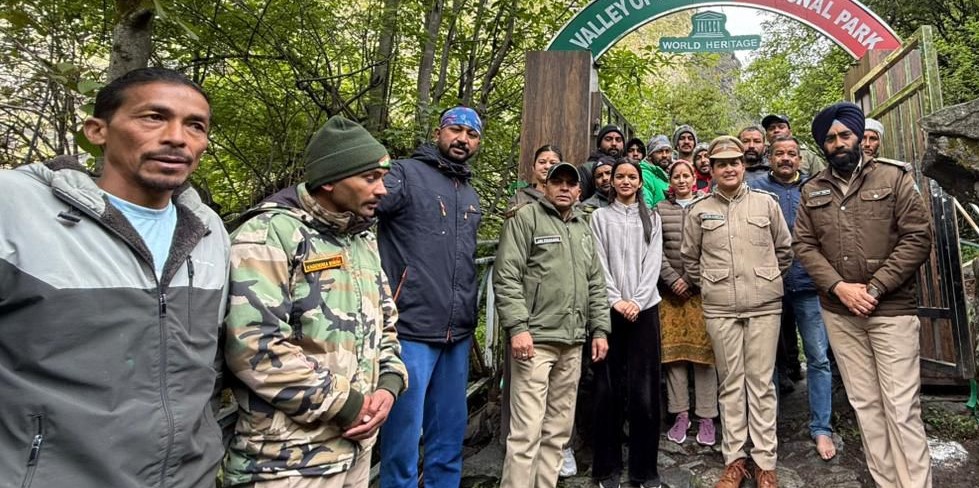 फूलों की घाटी पर्यटकों के दीदार को खुली फूलों की घाटी पर्यटकों के दीदार को खुली