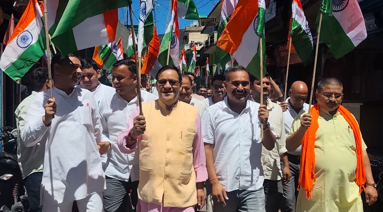 भाजपा कार्यकर्ताओं ने गोपेश्वर में निकाली तिरंगा यात्रा