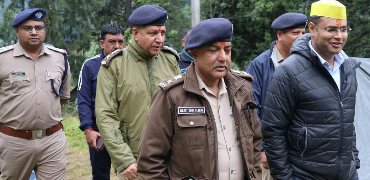 सुरक्षा और व्यवस्था बनाने को ग्राउंड जीरो पर डटे डीएम व एसपी