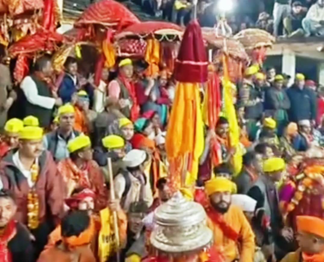 लाटू धाम वाण से मां नंदा की देव ड़ोलियां कैलास को रवाना
