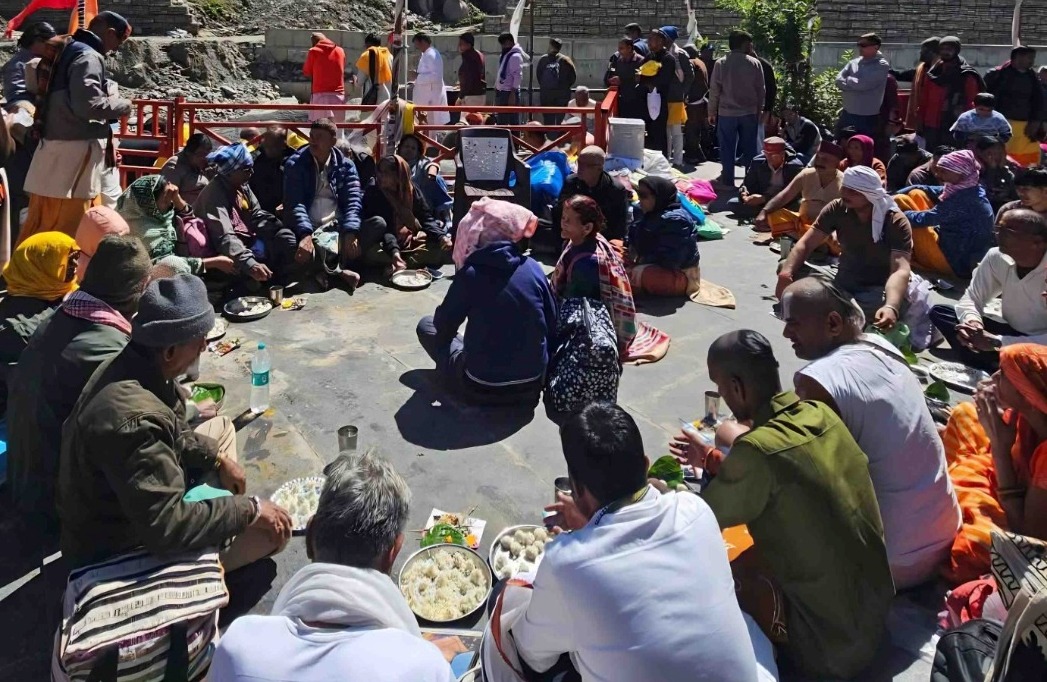 बदरीनाथ धाम में पितृ पक्ष में उमड़ा आस्था का सैलाब