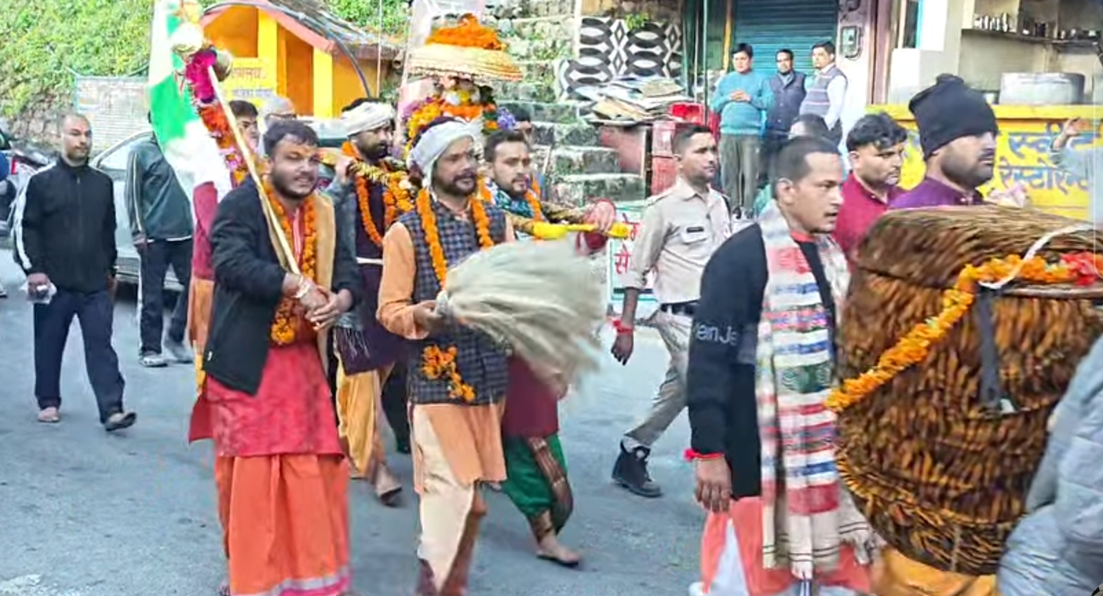 रूद्रनाथ की डोली शीतकालीन गद्दी स्थल गोपीनाथ में विराजमान