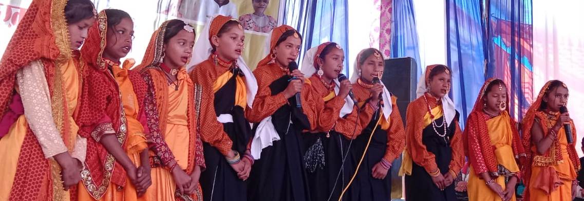 पोखरी शरदोत्सव मेले में लोक संस्कृति के रंगों से सजा मंच